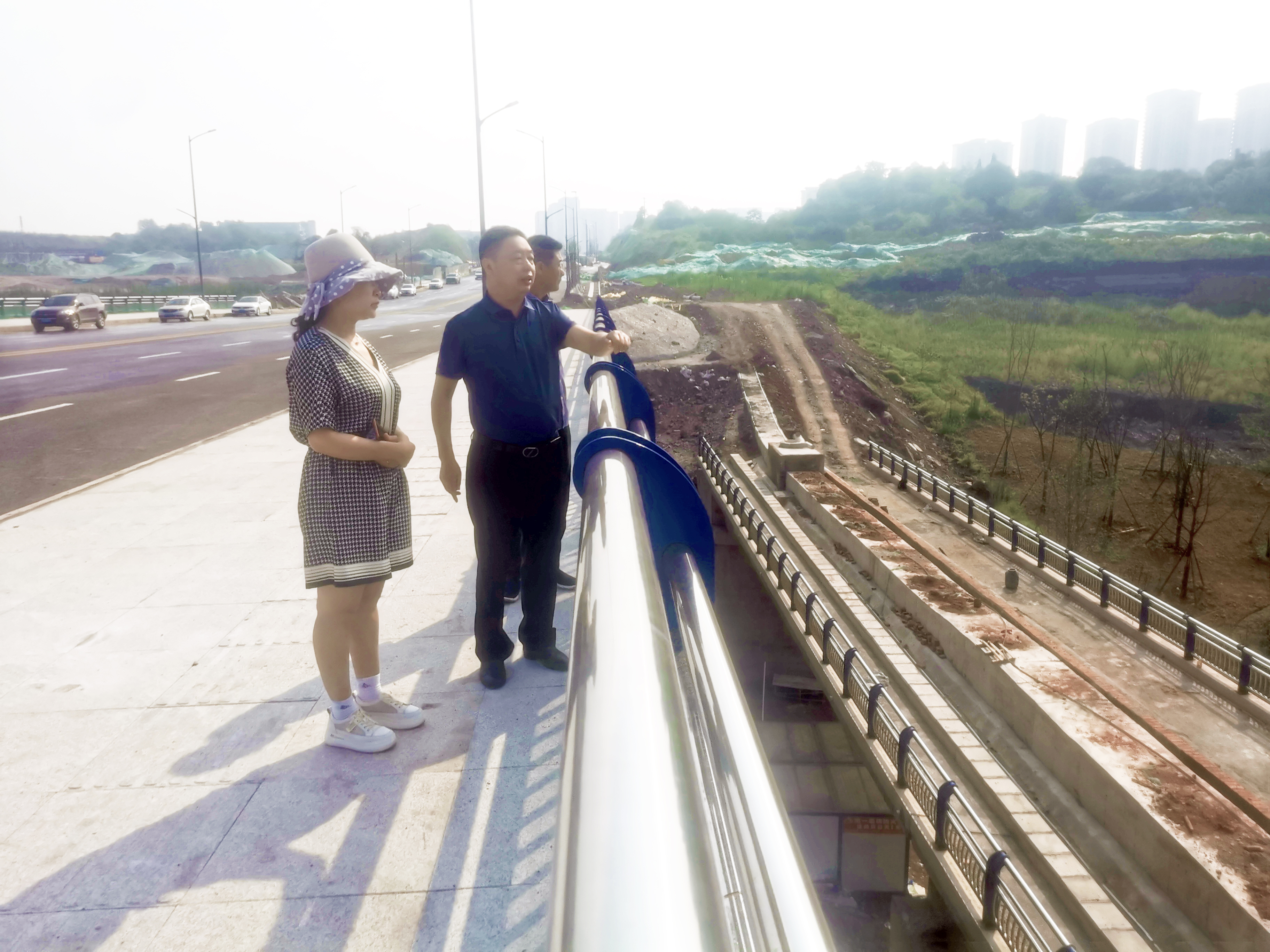 6.22瀘州城投集團(tuán)領(lǐng)導(dǎo)調(diào)研龍澗溪公園項目建設(shè)情況 (2).jpg